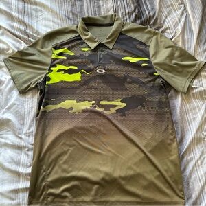 Oakley Men's Green and Black Camo Polo